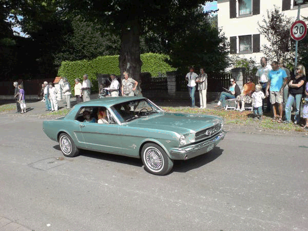 Image:Old-/Youngtimer unerwünscht - aber Uniformen aus dem 3. Reich?