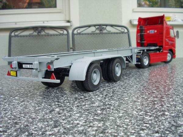 VOLVO FH16 - Hinten 01 mit Trailer ohne Ladung